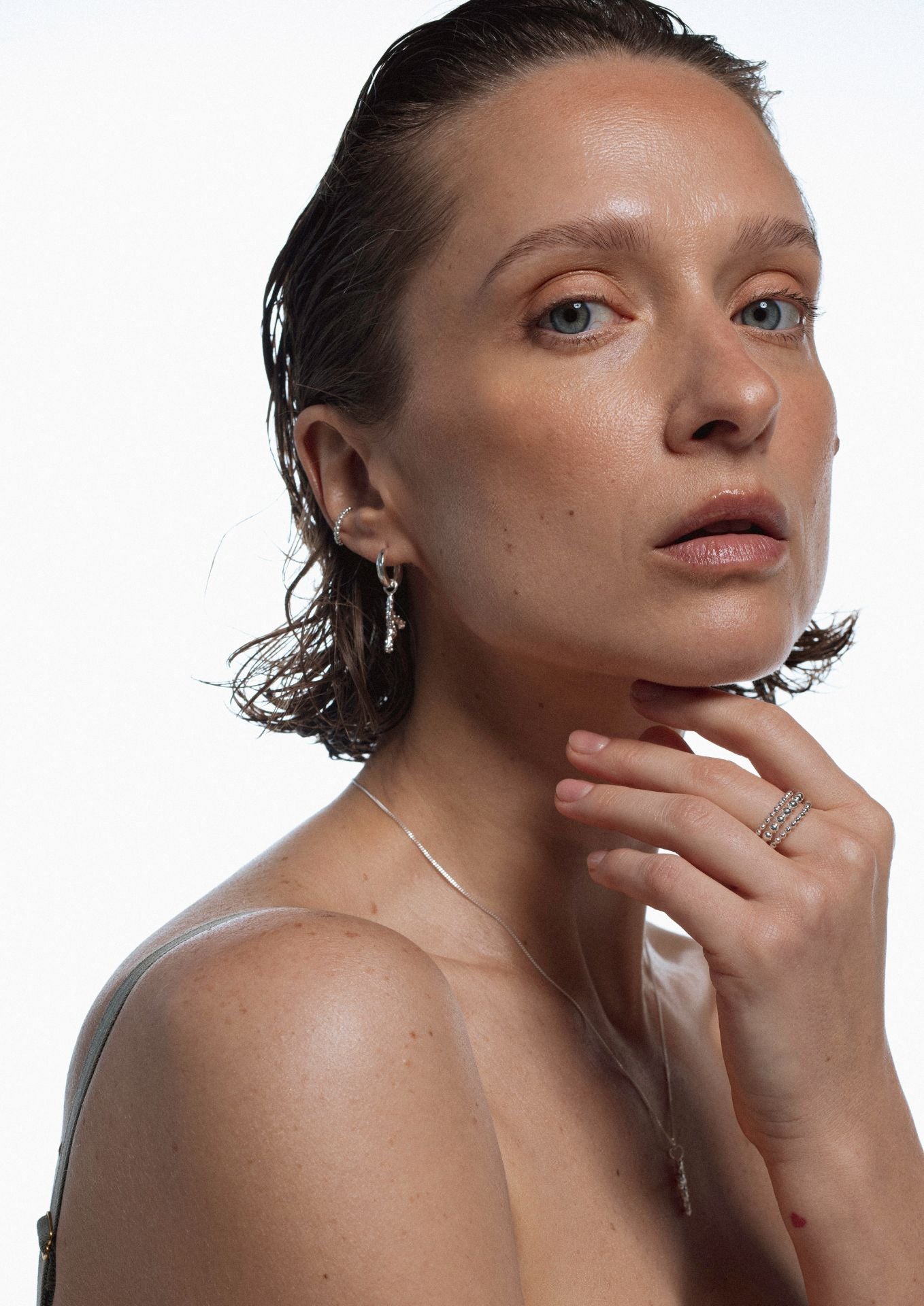 No More accessories Sea Coral Midi Hoops in Silver