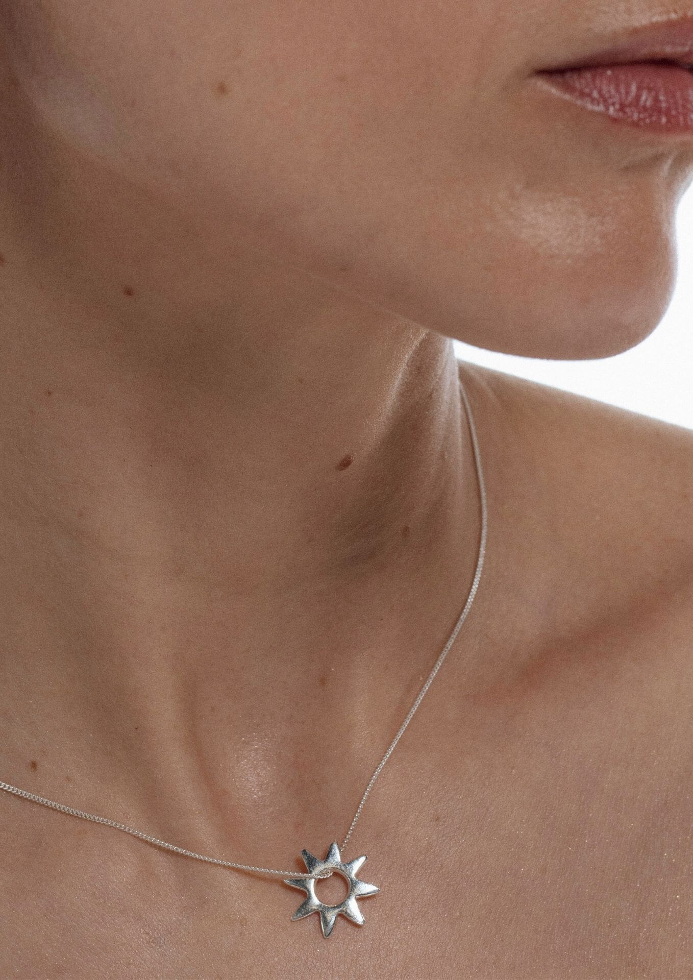 No More accessories Sea Sun Necklace in Silver
