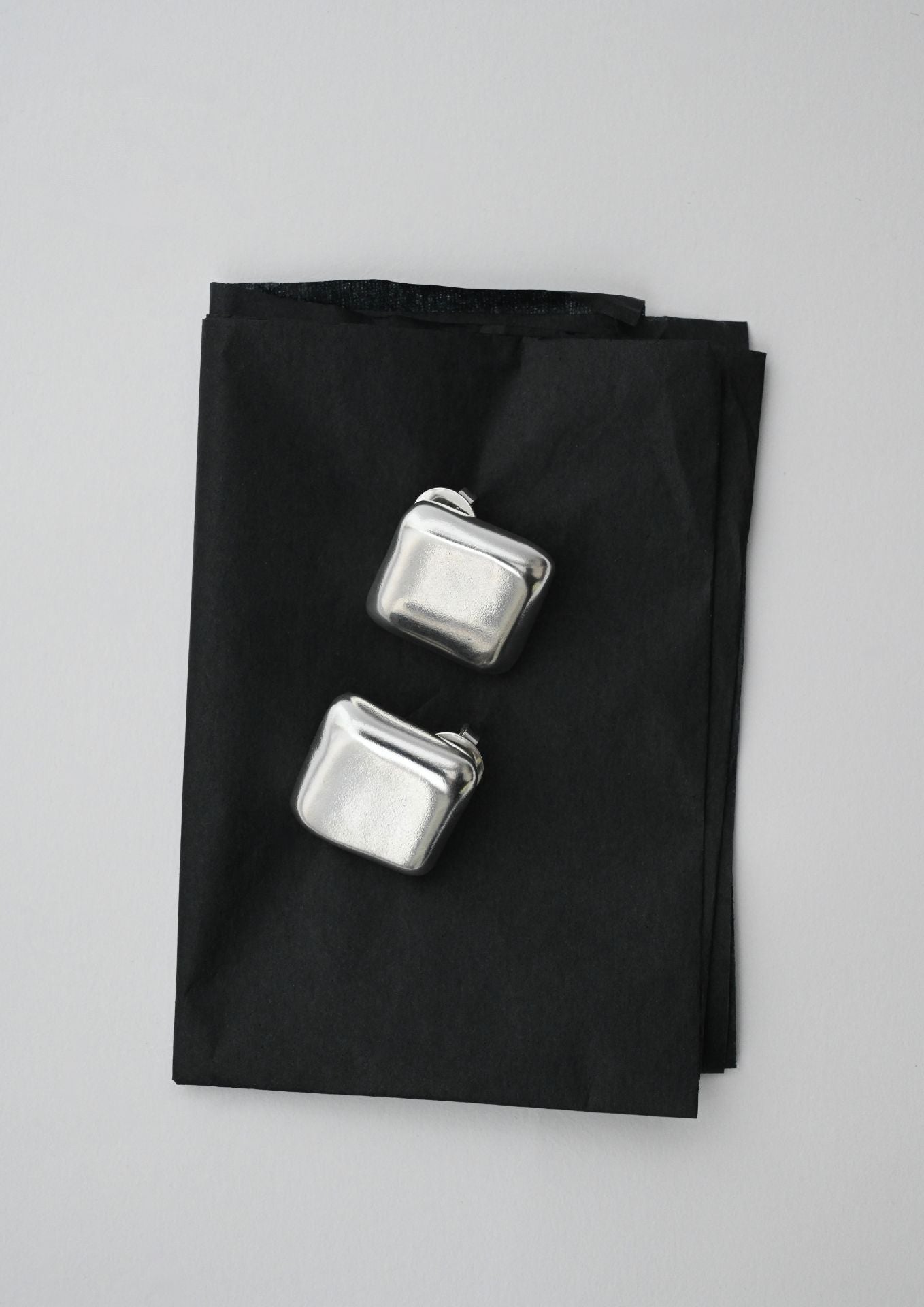 NO MORE ACCESSORIES The Icon Earrings Silver