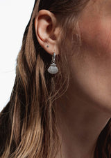 NO MORE accessories Sea Shell Midi Hoops in Silver