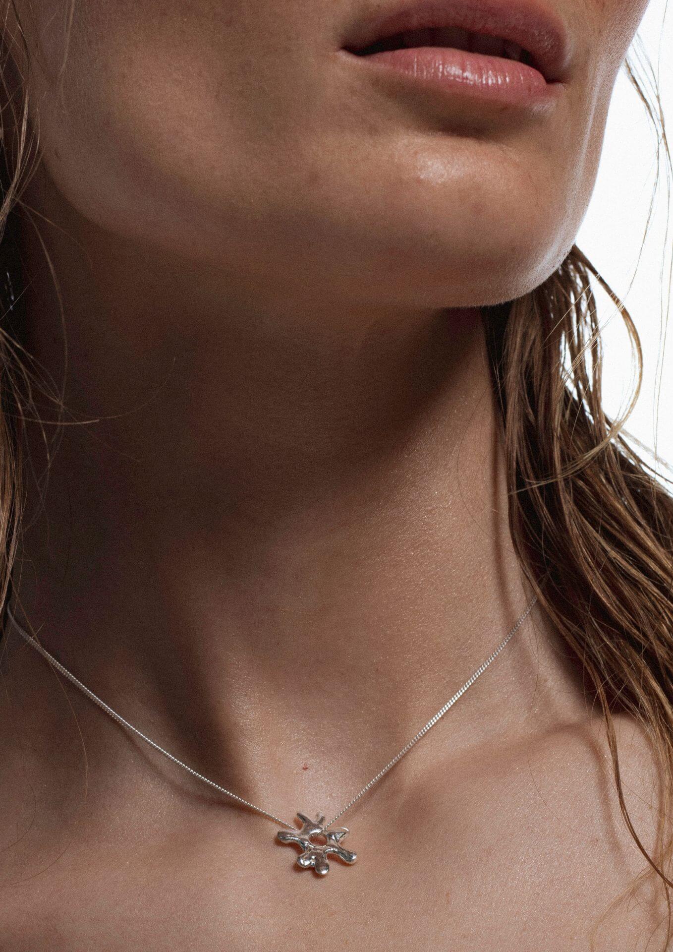 NO MORE accessories Sea Flower Necklace in Silver