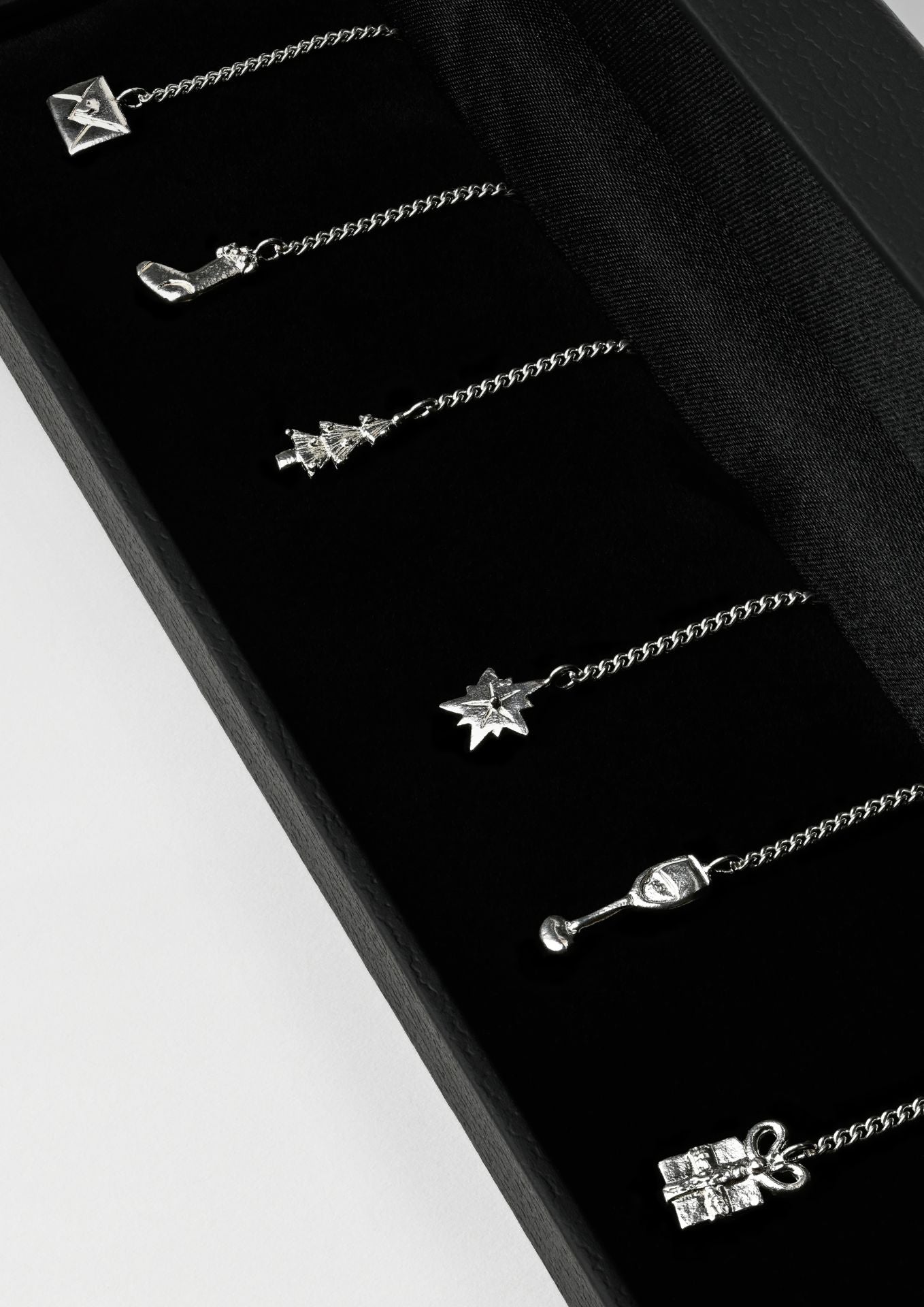 NO MORE accessories Magic Christmas Wine Glasses Charms Silver (set of 6)