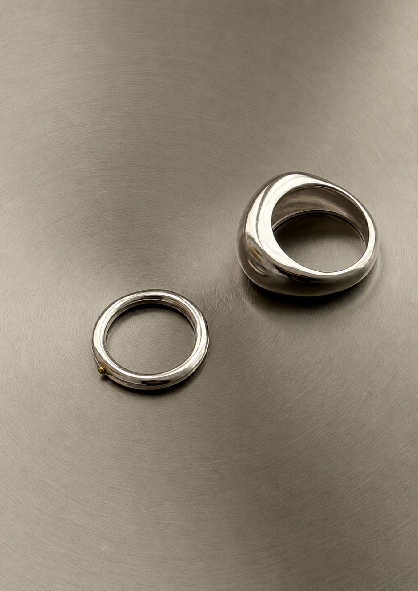 no more accessories the own and the icon ring silver