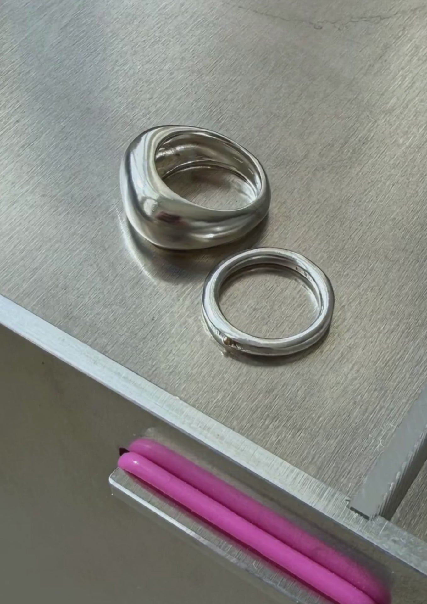 no more accessories the own and the icon ring silver
