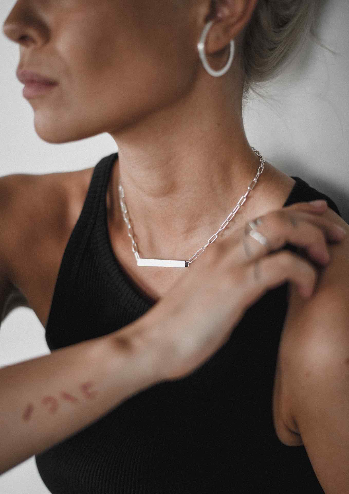 NO MORE accessories Bar Choker in sterling silver